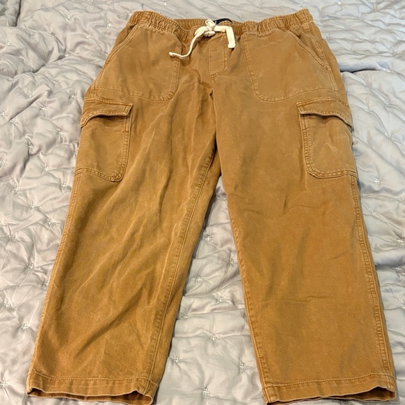 GAP Tan Cropped Cargo Pants - Picture 1 of 5